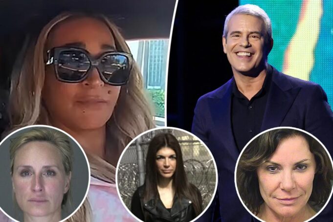 Энди Коэн реагирует, чтобы пошутить о том, что «домохозяйки» тюрьмы после вынесения приговора Карен Хьюгер