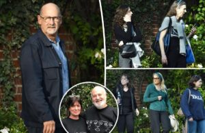 Семья и друзья Роба и Мишель Райнер собираются дома всего через неделю после их трагической смерти.