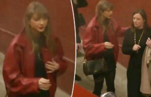 Тейлор Свифт в праздничном красном бомбере на рождественском матче Chiefs vs. Broncos