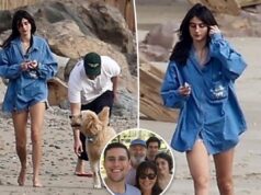 Роми Райнер выглядит торжественно на прогулке по пляжу с бойфрендом после убийства родителей Роба и Мишель