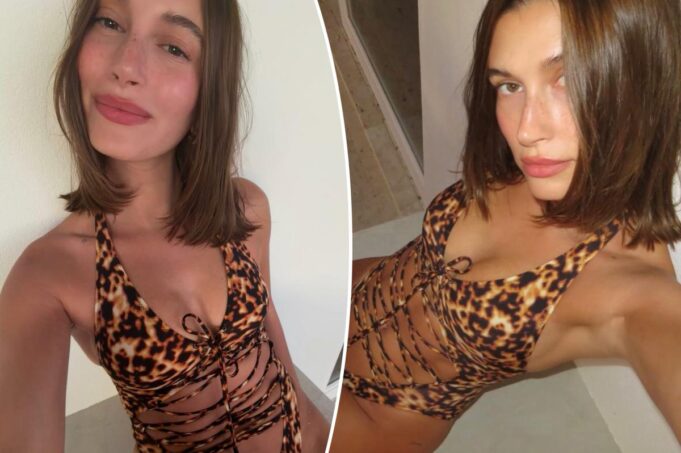 Хейли Бибер встречает Новый год в леопардовом купальнике на шнуровке
