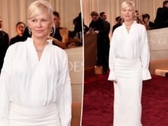 Памела Андерсон надела белую пуговицу на красную дорожку «Золотого глобуса-2026»