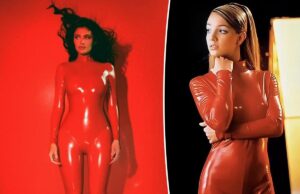 Кайли Дженнер в образе Бритни Спирс в красном латексном комбинезоне для Kylie Cosmetics