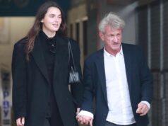 65-летний Шон Пенн и его 30-летняя подруга, гораздо более молодая, держатся за руки во время редкого публичного выхода после «Золотого глобуса»