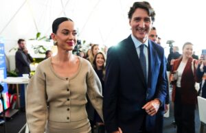 Будущая первая леди? Кэти Перри меняет свой фирменный дикий стиль на консервативный шик с Джастином Трюдо