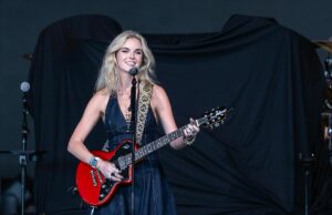 Кантри-певица Карли Скотт Коллинз высказывается на фоне слухов о романе с Китом Урбаном.