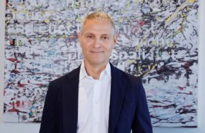 Суперагент Ари Эмануэль продает мемуары с писателем-призраком принца Гарри: источник