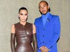 Ким Кардашьян летит в Великобританию на тайное рандеву со звездой Формулы-1 Льюисом Хэмилтоном: отчет